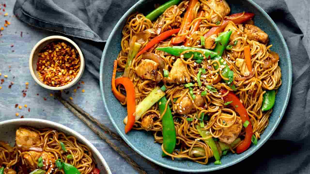 تصویر 2 از قیمت خرید نودل با طعم مرغ چیلی + فروش ویژه